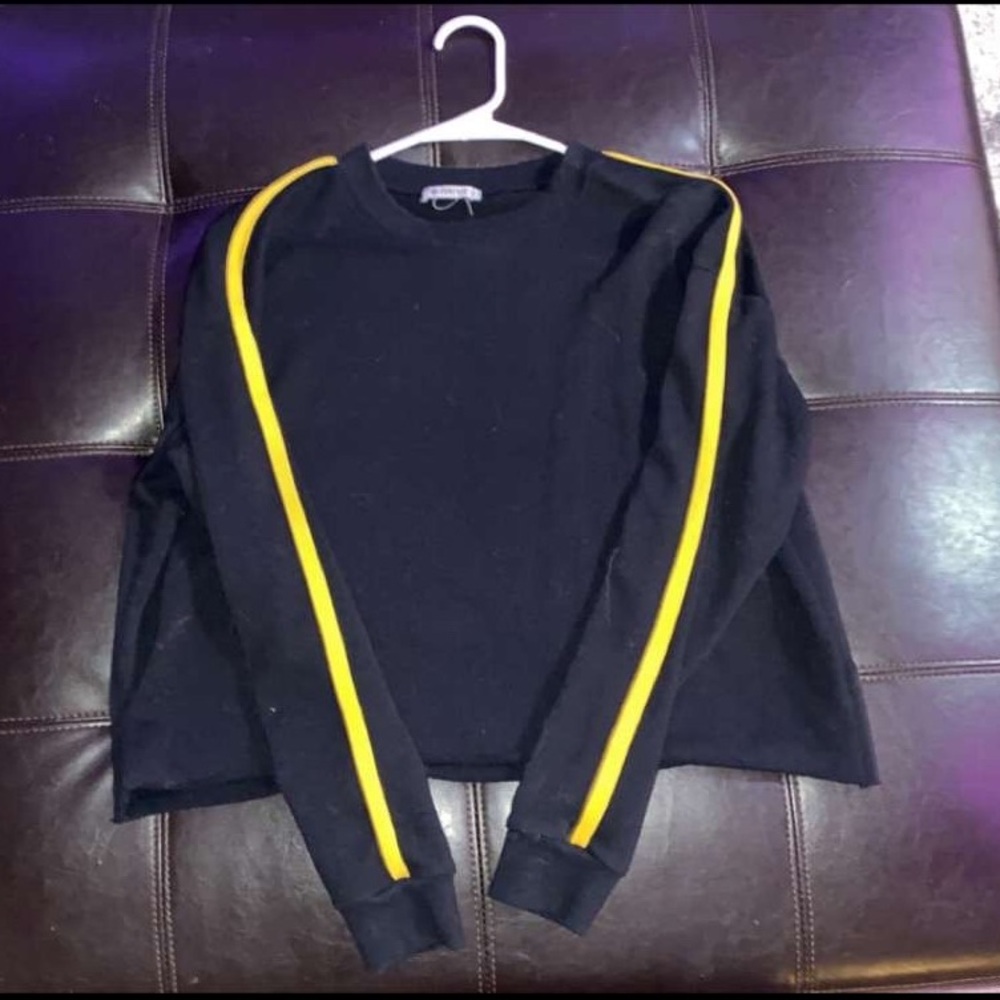Black and yellow sweatshirt